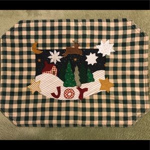 Christmas place mat set of 4. Appliqué JOY. EUC.